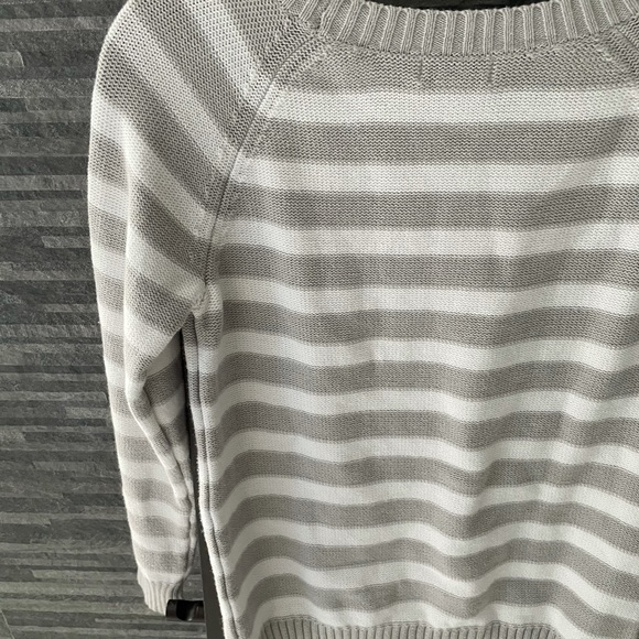 Girls Old Navy Striped Sweater - Picture 8 of 8